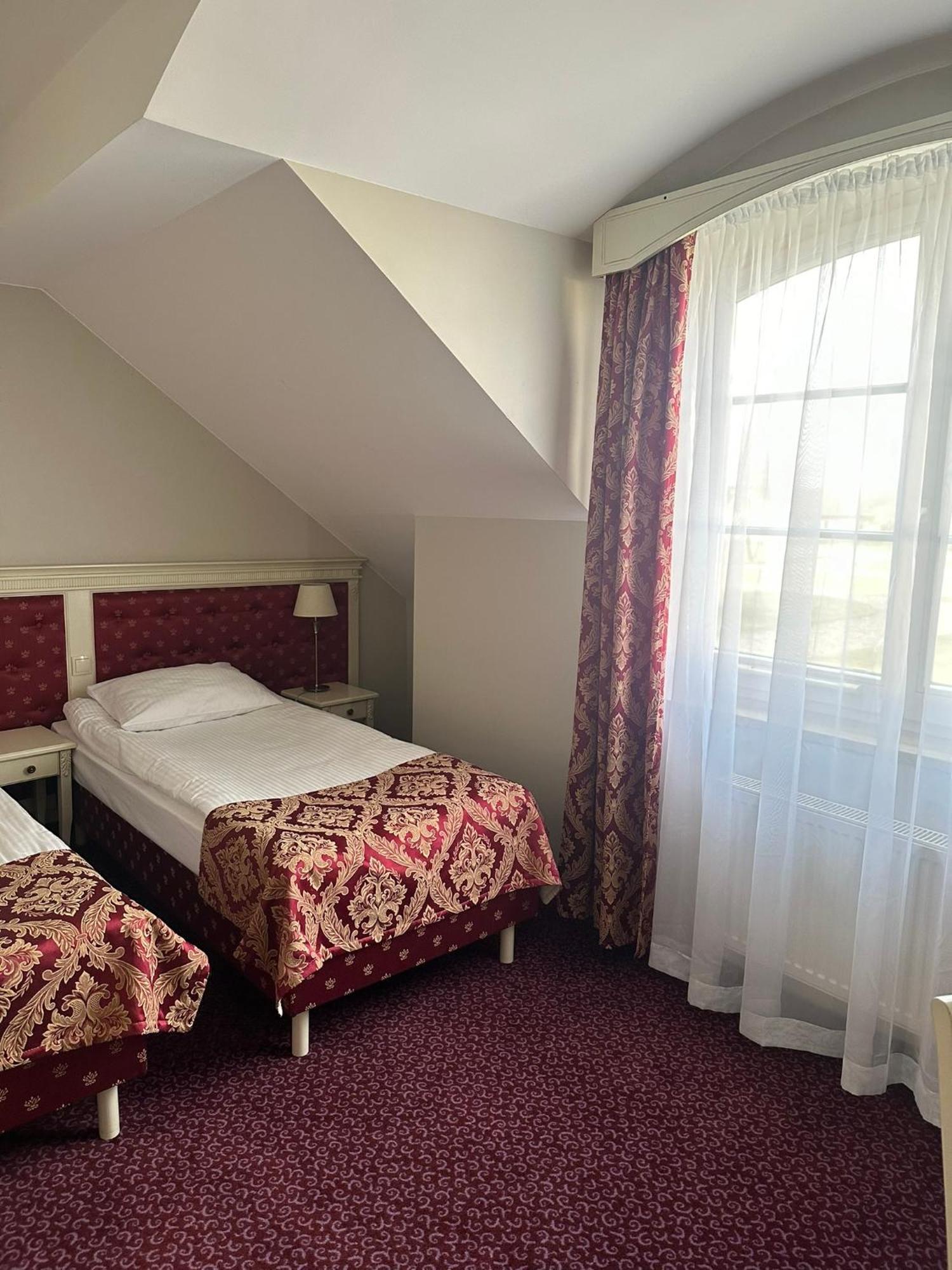 Hotel Sobienie Krolewskie Sobienie Szlacheckie Luaran gambar