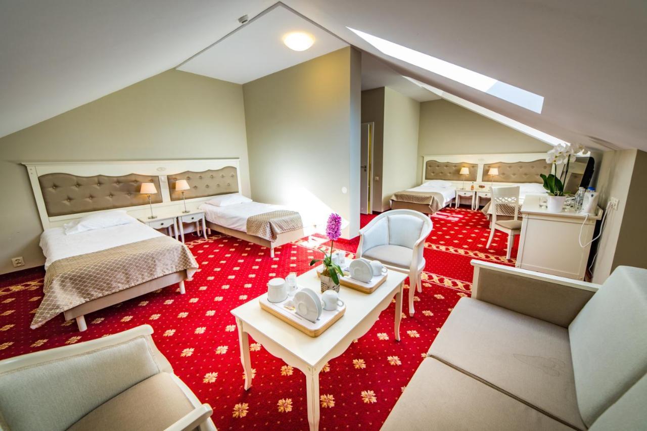 Hotel Sobienie Krolewskie Sobienie Szlacheckie Luaran gambar